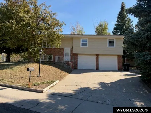 135 Sherwood Cir, Casper, WY 82609