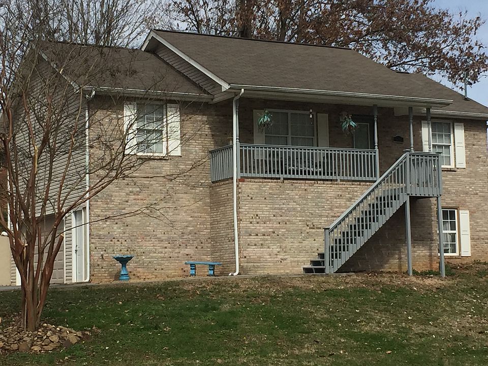 1st image of 646 Miller Cir