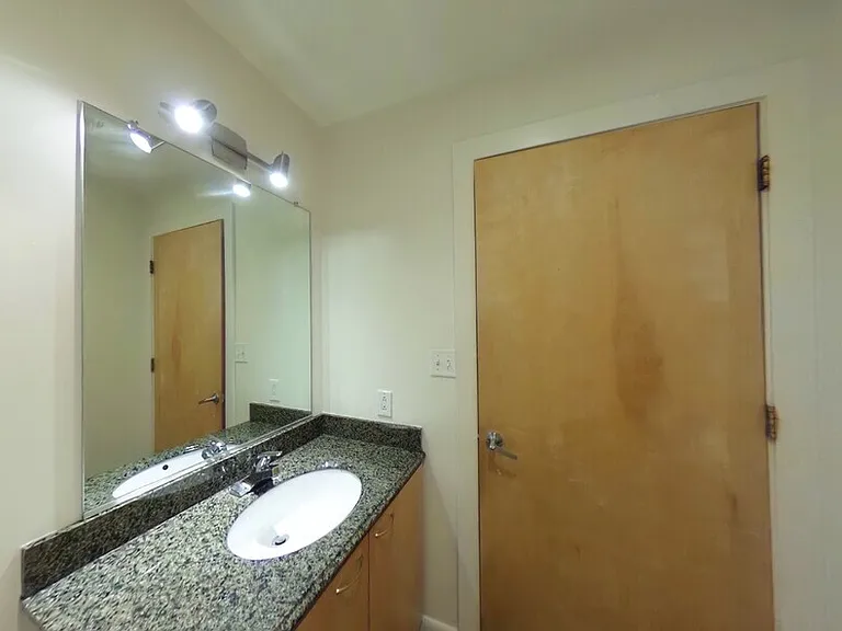 1011 W Marshall St #116 — Photo 10