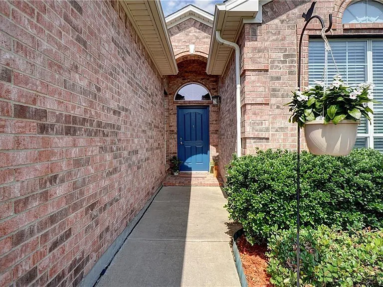 12833 Danville Dr — Photo 4