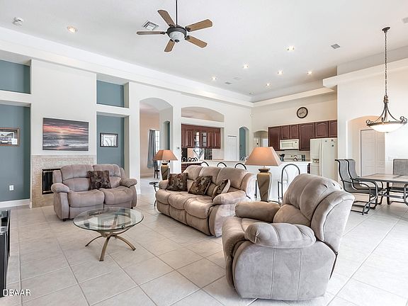 3rd image of 117 Berg Ct