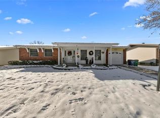 1456 Springhurst Dr, Florissant, MO 63031