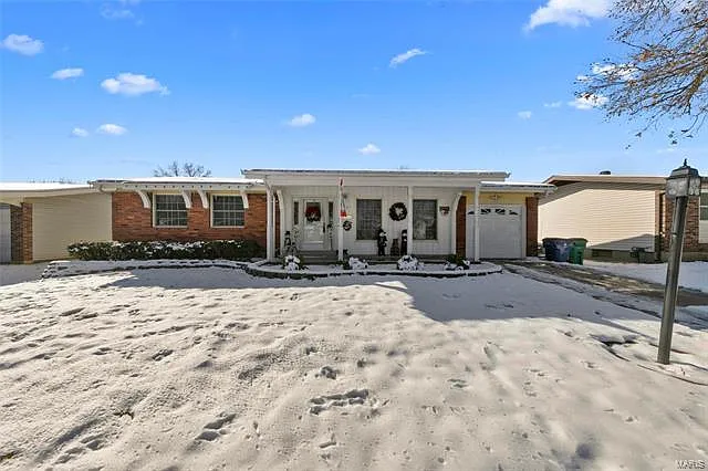 1456 Springhurst Dr photo 1