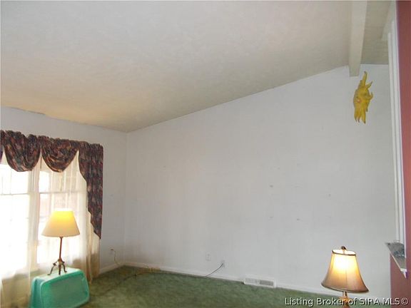 5th image of 1806 Briarwood Dr