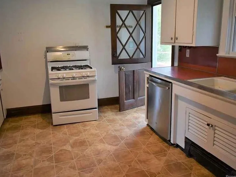 Not shown in this photo is an upgraded stove.
