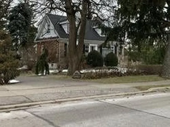 16 Anson Ave, Toronto, ON M1M 1X3