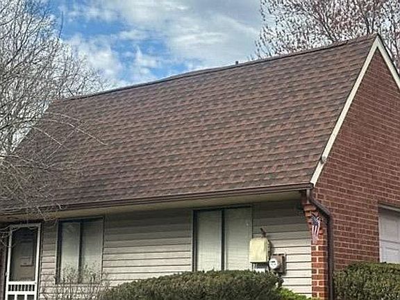 2nd image of 423 Lawrenceville Rd #R