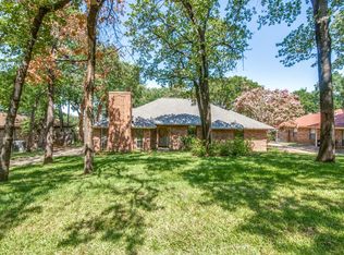 2840 Cresthaven Dr, Grapevine, TX 76051