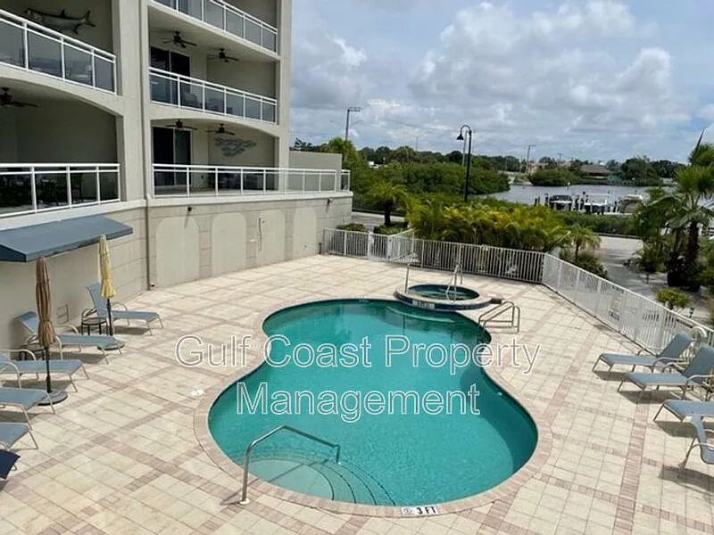 3 bed, 3.5 bath, 2200 sqft, $2,850 — Photo 2