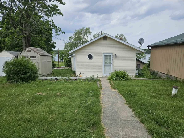 6829 E Harrold Rd, Churubusco, IN 46723