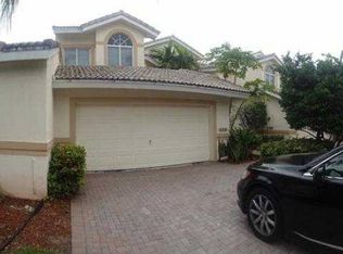 688 W Palm Aire Dr, Pompano Beach, FL 33069