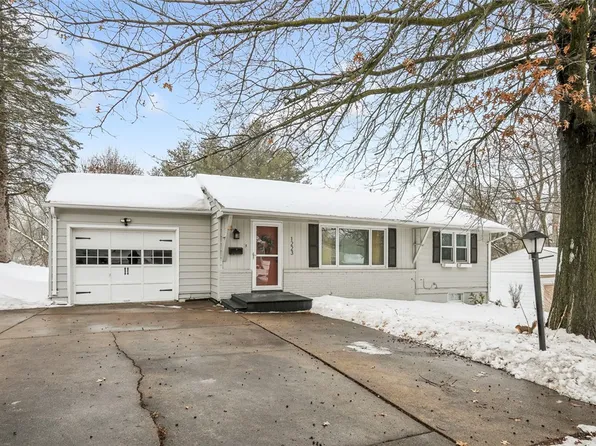1223 N 3rd St, Oskaloosa, IA 52577