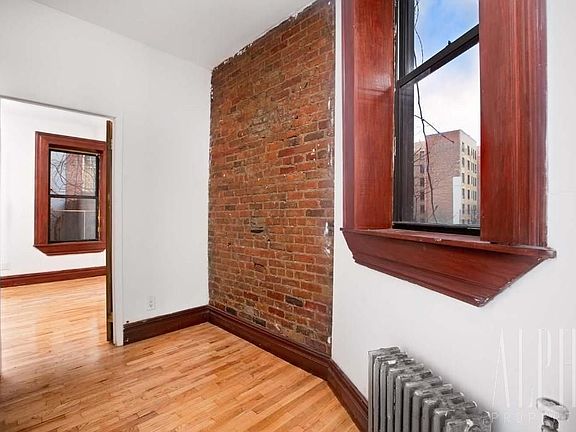 3rd image of 114 E 4th St APT 5