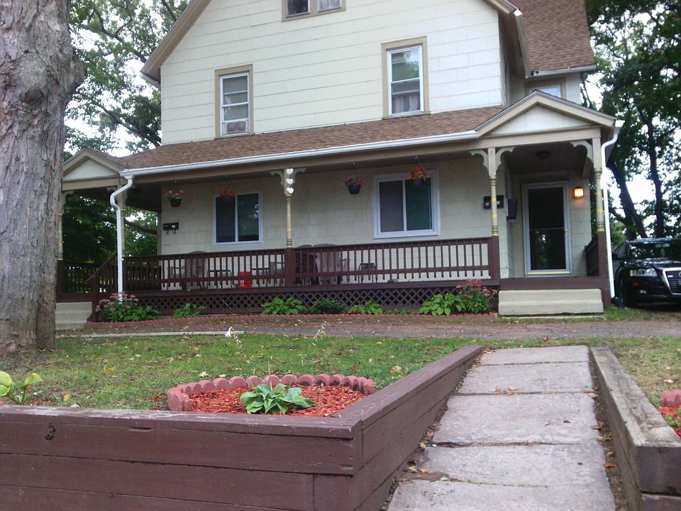 Outside of house, Great Front porch!