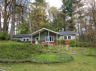 56 Rolling Brook Dr, Clifton Park, NY 12065