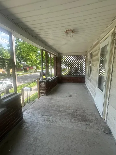 226 E Pearl St Photo 1