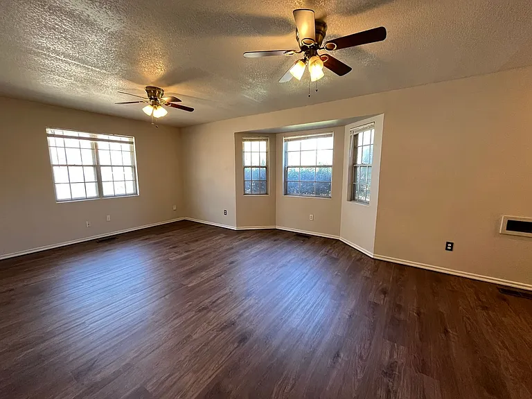 3609/11 N Drexel — Photo 4