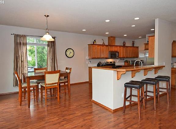 2nd image of 6109 NE 106th St