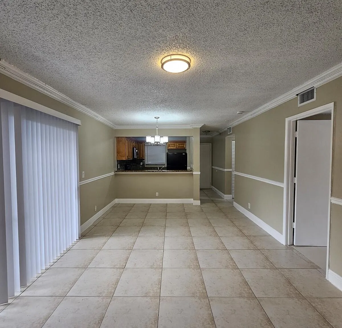 2 bed, 2.0 bath, 904 sqft, $1,950 — Photo 3