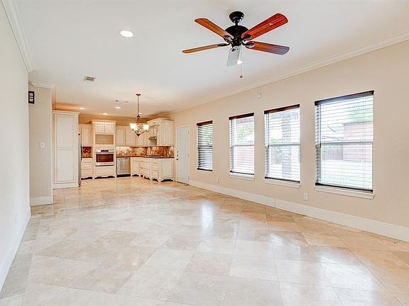 5th image of 3005 S Jennings Ave