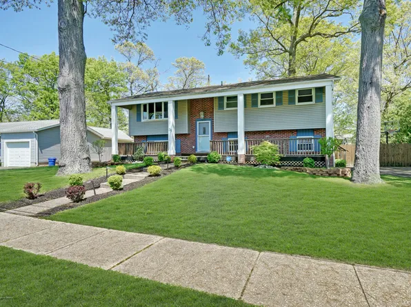 35 Pennsylvania Ave, Jackson, NJ 08527