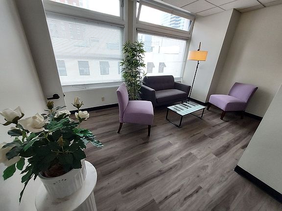 3rd image of 523 Pine St #609