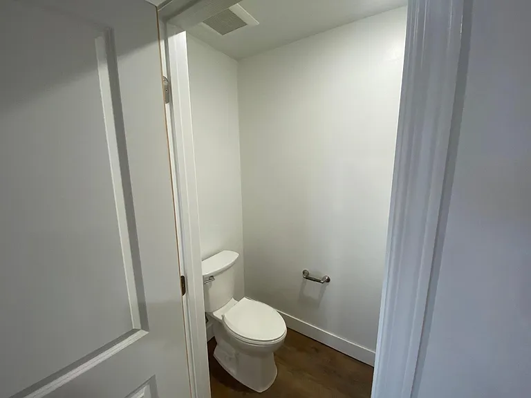 400 Clearview Dr — Photo 5