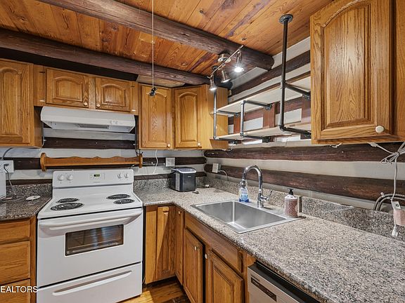 3rd image of 848 Holston Dr