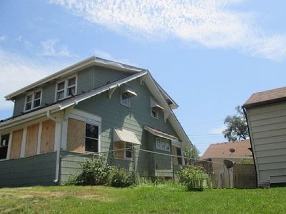 3rd image of 1124 18 1/2 Ave