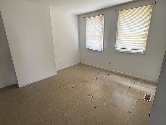 4th image of 7418 River Rd