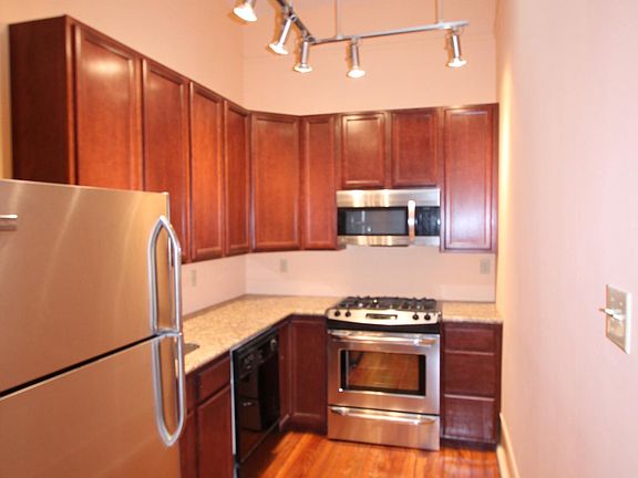 5th image of 1018 Peniston St