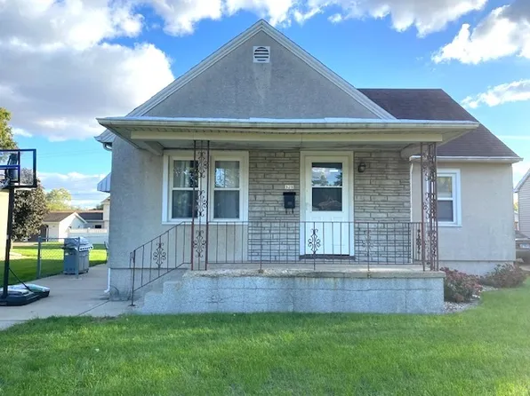 321 W 3rd St, Spring Valley, IL 61362