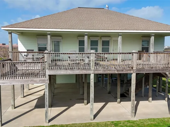906 Helen Blvd, Crystal Beach, TX 77650
