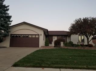 40762 Nobleton Dr, Sterling Heights, MI 48310