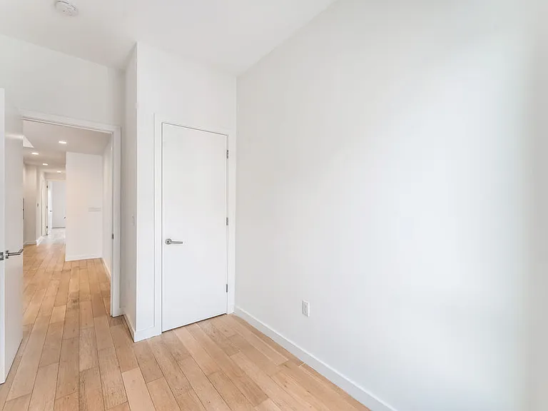 359 Claremont Ave #B — Photo 9