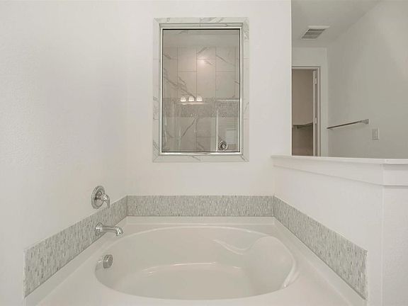 5th image of 1815 Huntsman Way