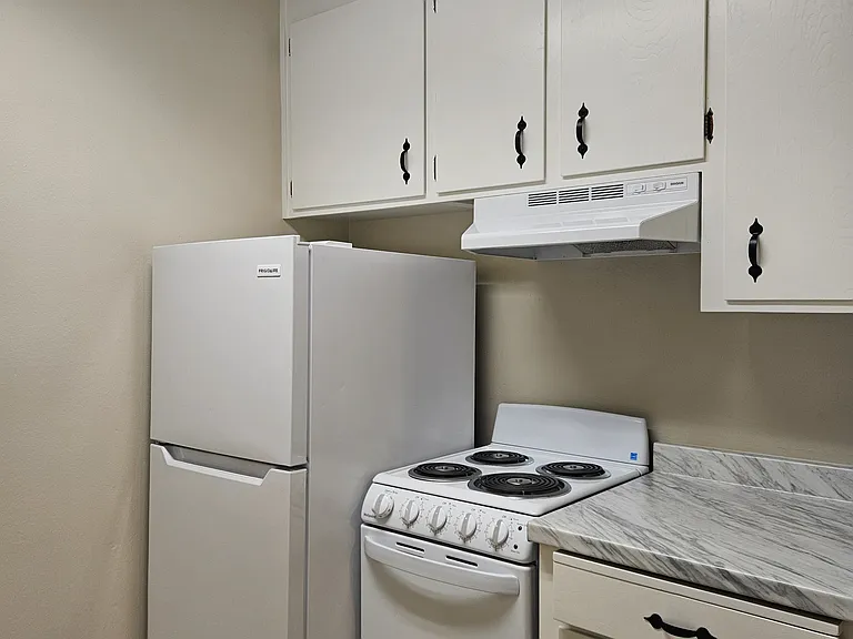 1064 E St #205 — Photo 2