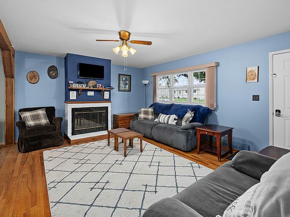 4th image of 2807 N Lincoln Ave
