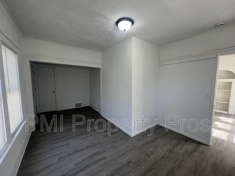 3284 N 30th St — Photo 36
