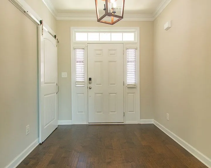 2220 Oldenburg Ln — Photo 2