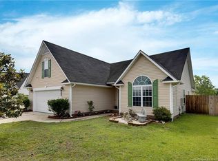 119 Garfield Dr, Raeford, NC 28376