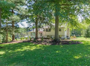 1428 Bell Rd, Chagrin Falls, OH 44022