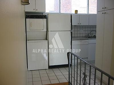 2nd image of 49 Symphony Rd APT 40