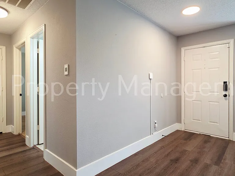 5004 Evergreen Dr — Photo 10