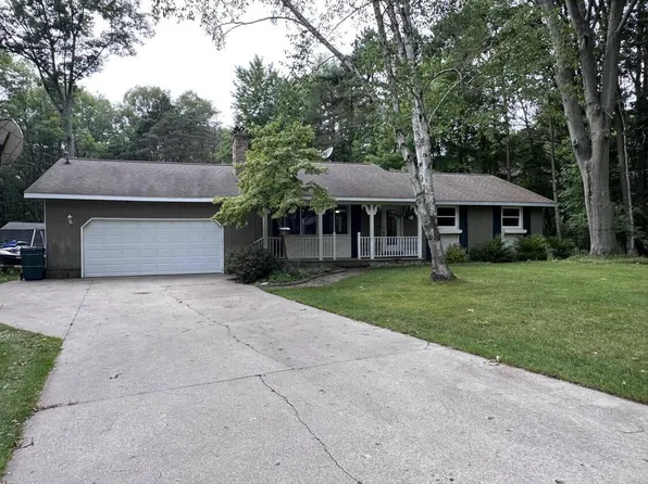 5066 Brookside Ct, Montague, MI 49437