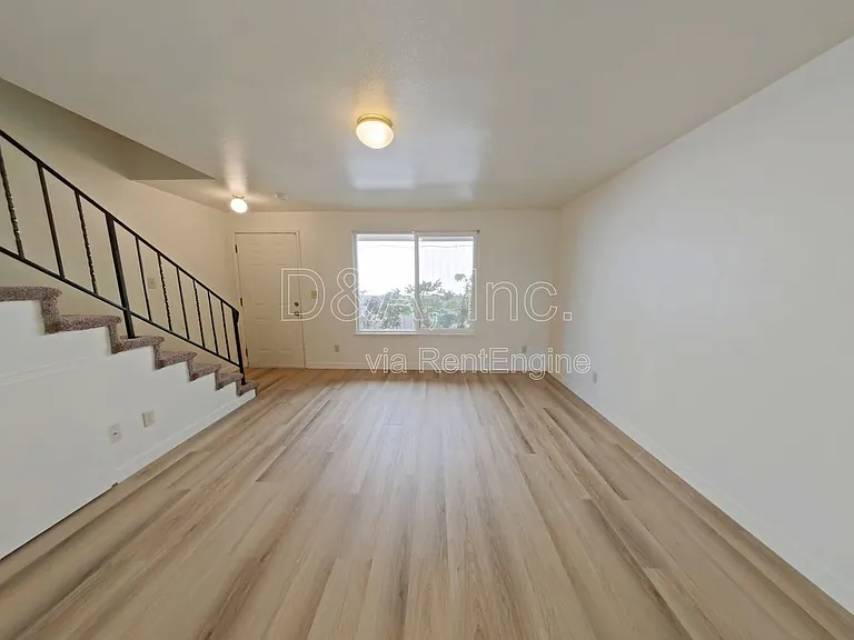 108 NE Conifer Blvd #3 — Photo 2