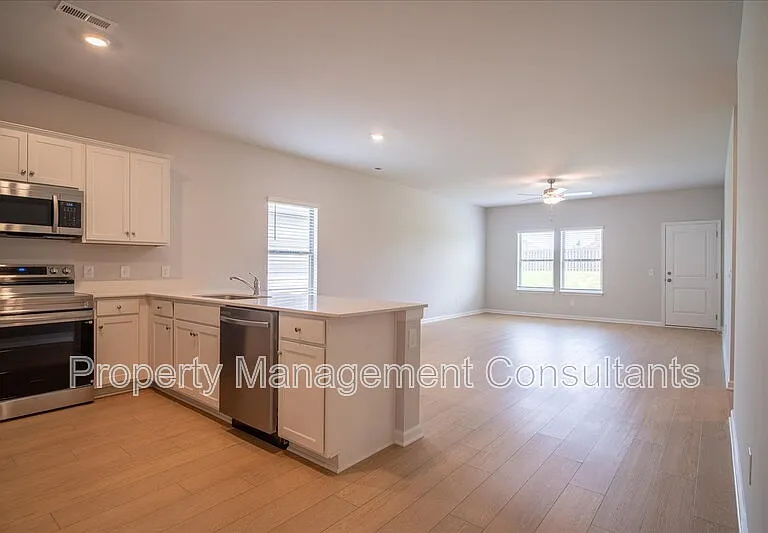 22821 Dashwood Ln — Photo 13