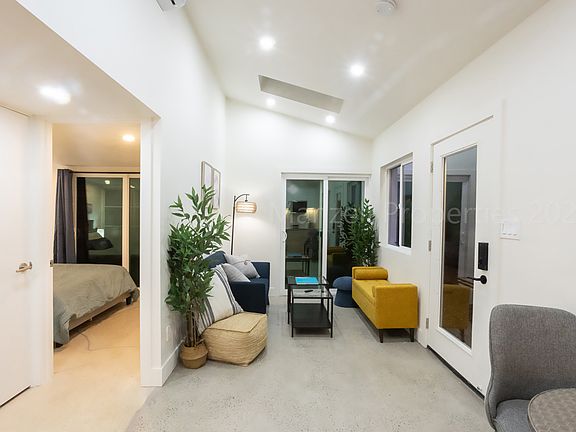 2nd image of 651 Walnut St #3