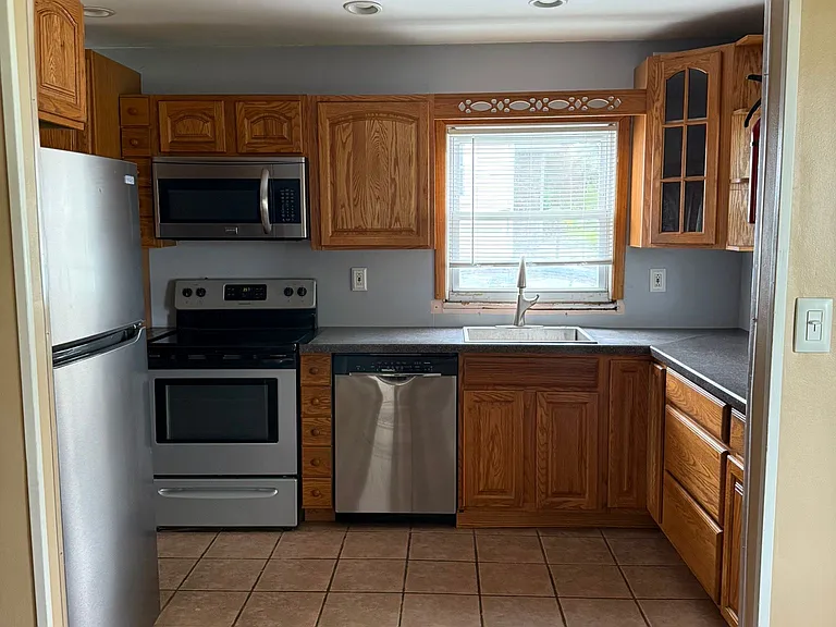34 Walnut St — Photo 2