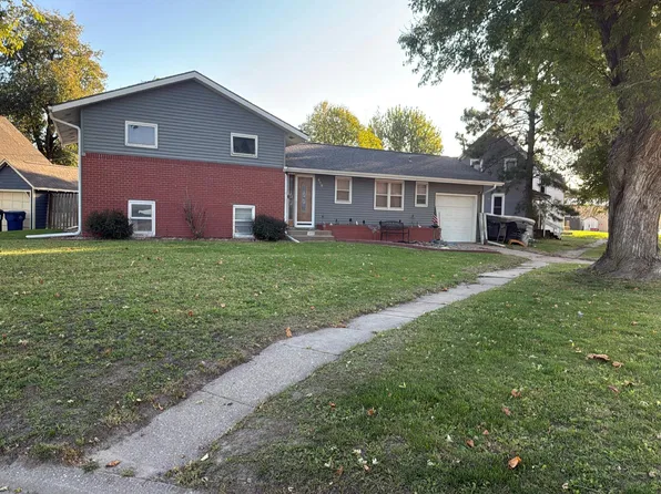 208 W Fulton St, Hooper, NE 68031